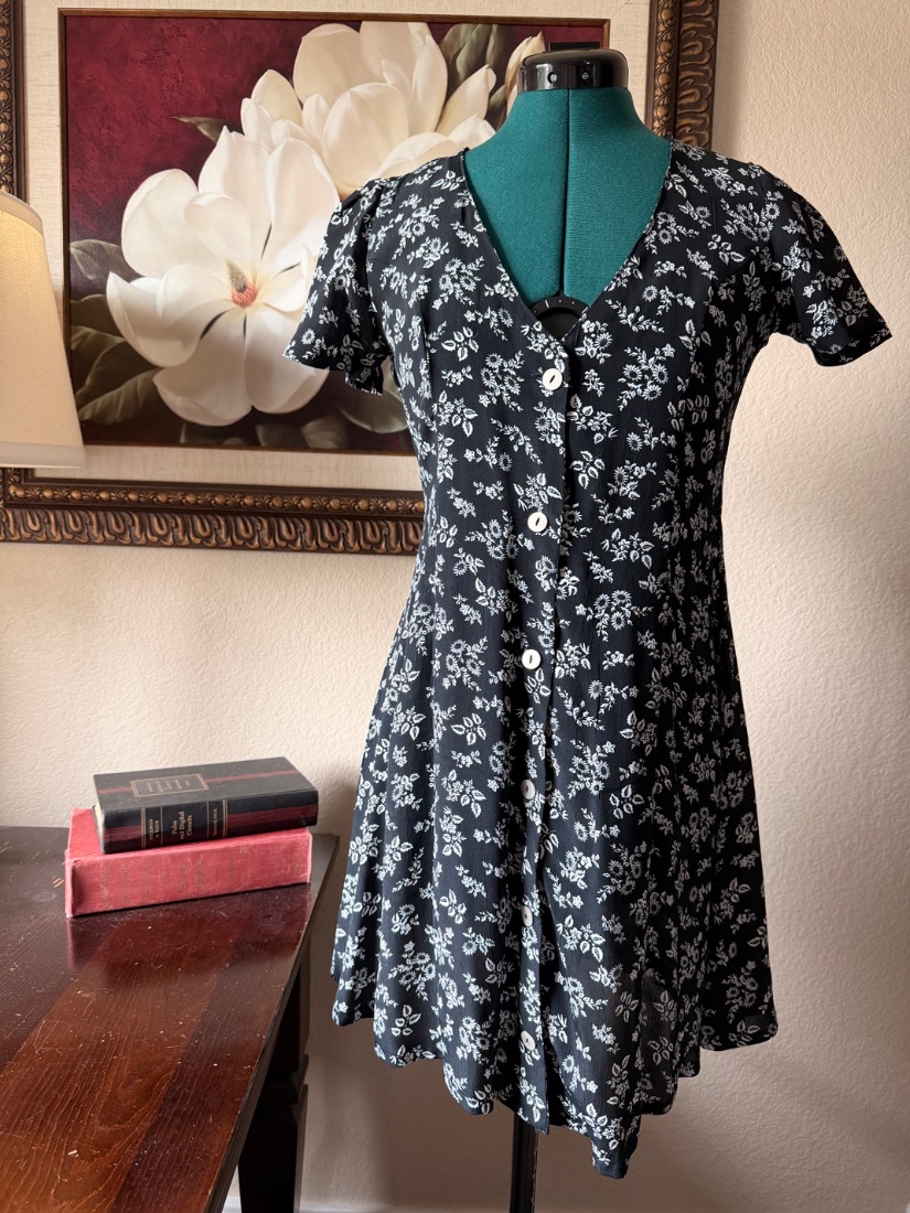 RVCA Black & White Floral Button-Front Dress - Size Medium